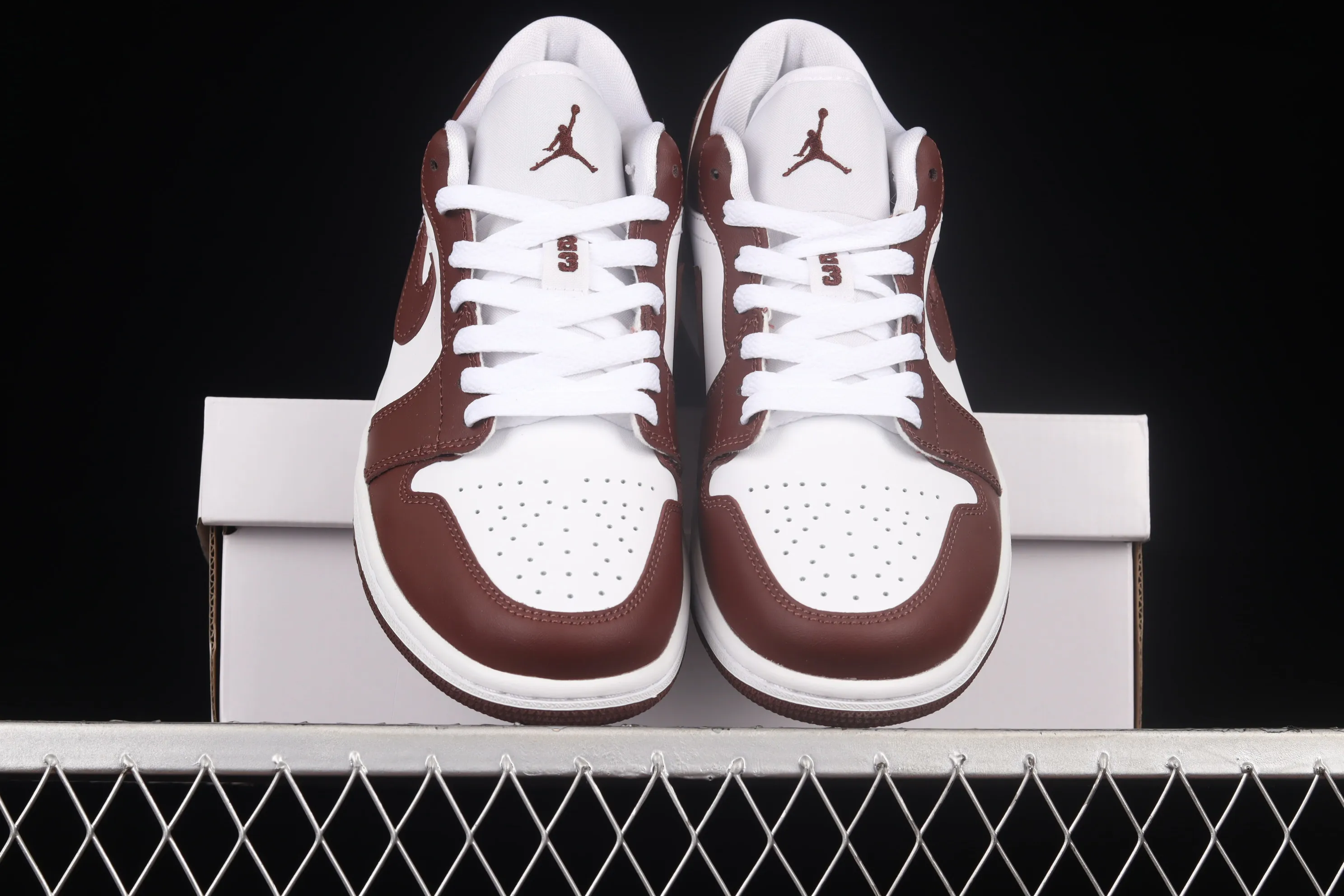 All categories Air Jordan Jordan series basketball shoes Air Jordan 1 Low G version pure original Air Jordan 1 Low AJ1 Joe 1 wine red and white low-top basketball shoes DC0774-116